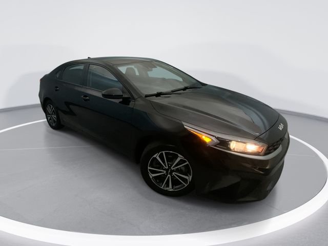 Used 2023 Black Kia LXS image 1