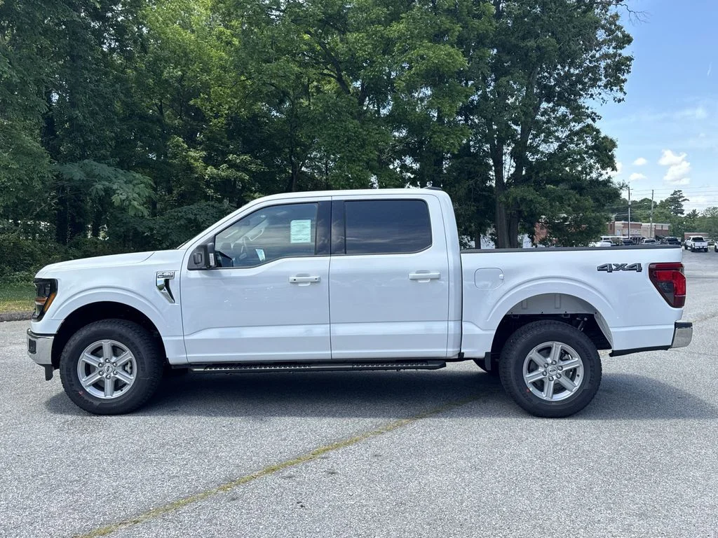 New 2026 White Ford XLT image 4