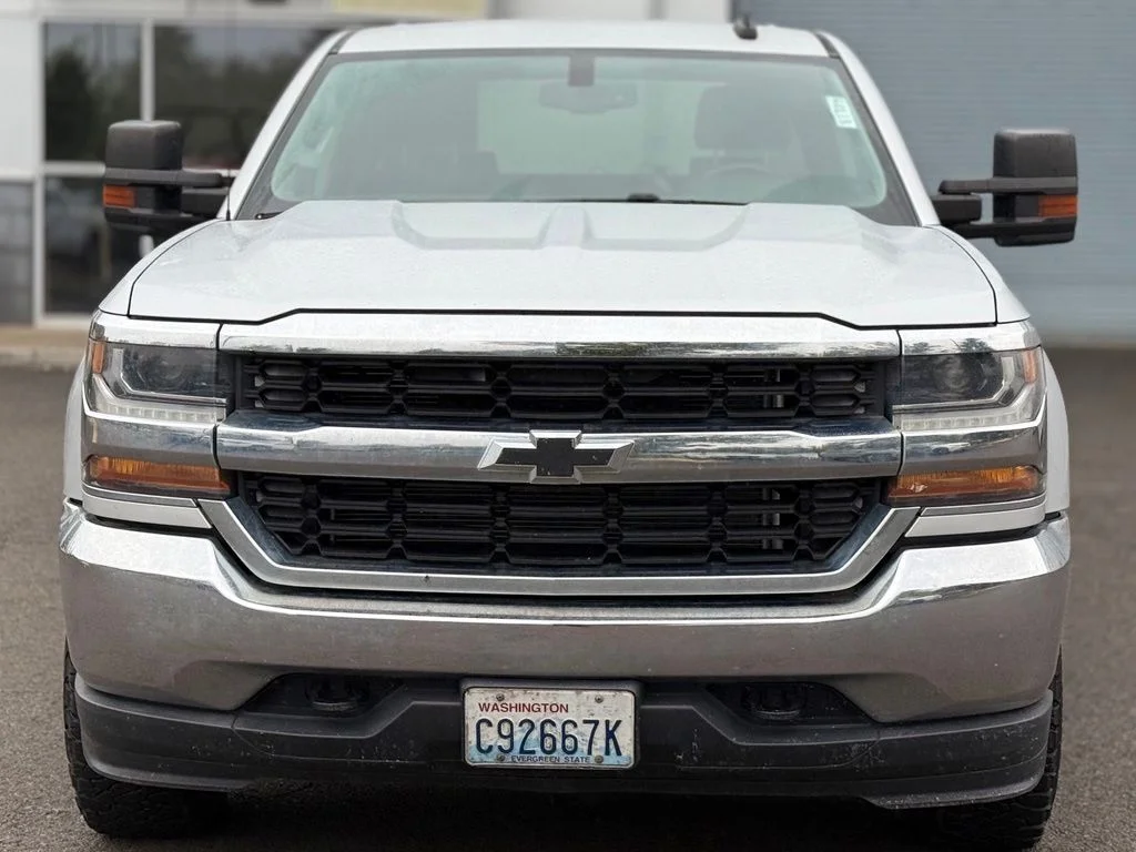 Used 2016 Silver Chevrolet LT image 8