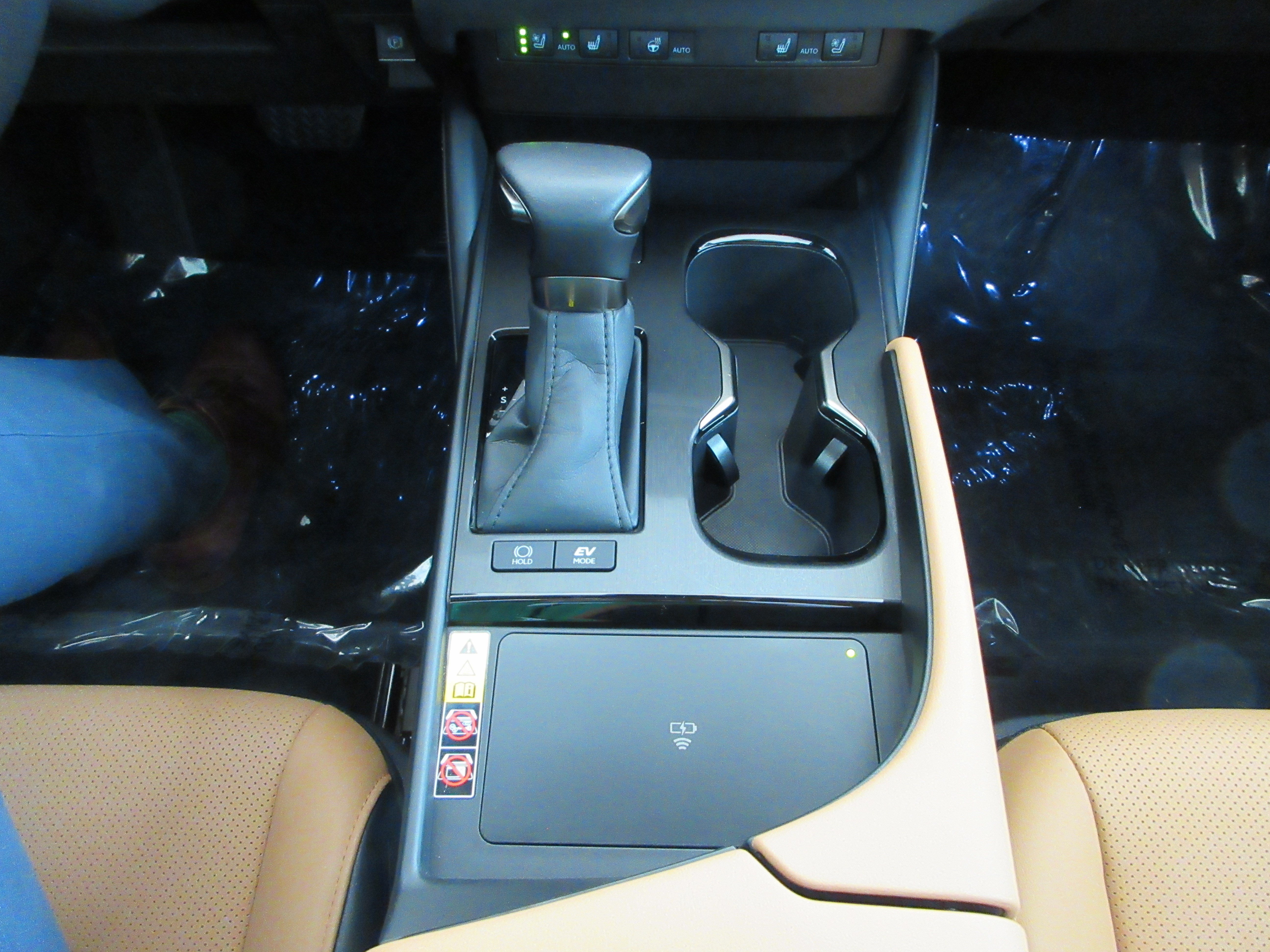 Used 2025 Nightfall Mica Lexus 300h image 46