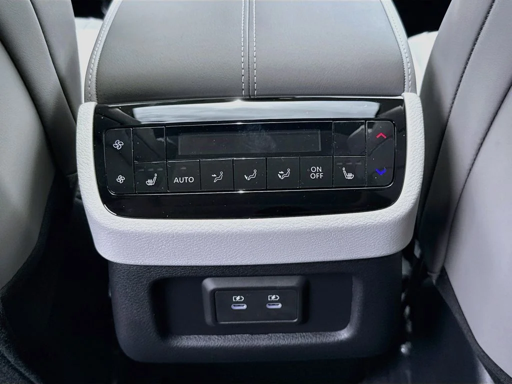 New 2027 GRAPHITE SHADOW INFINITI Luxe FWD image 27