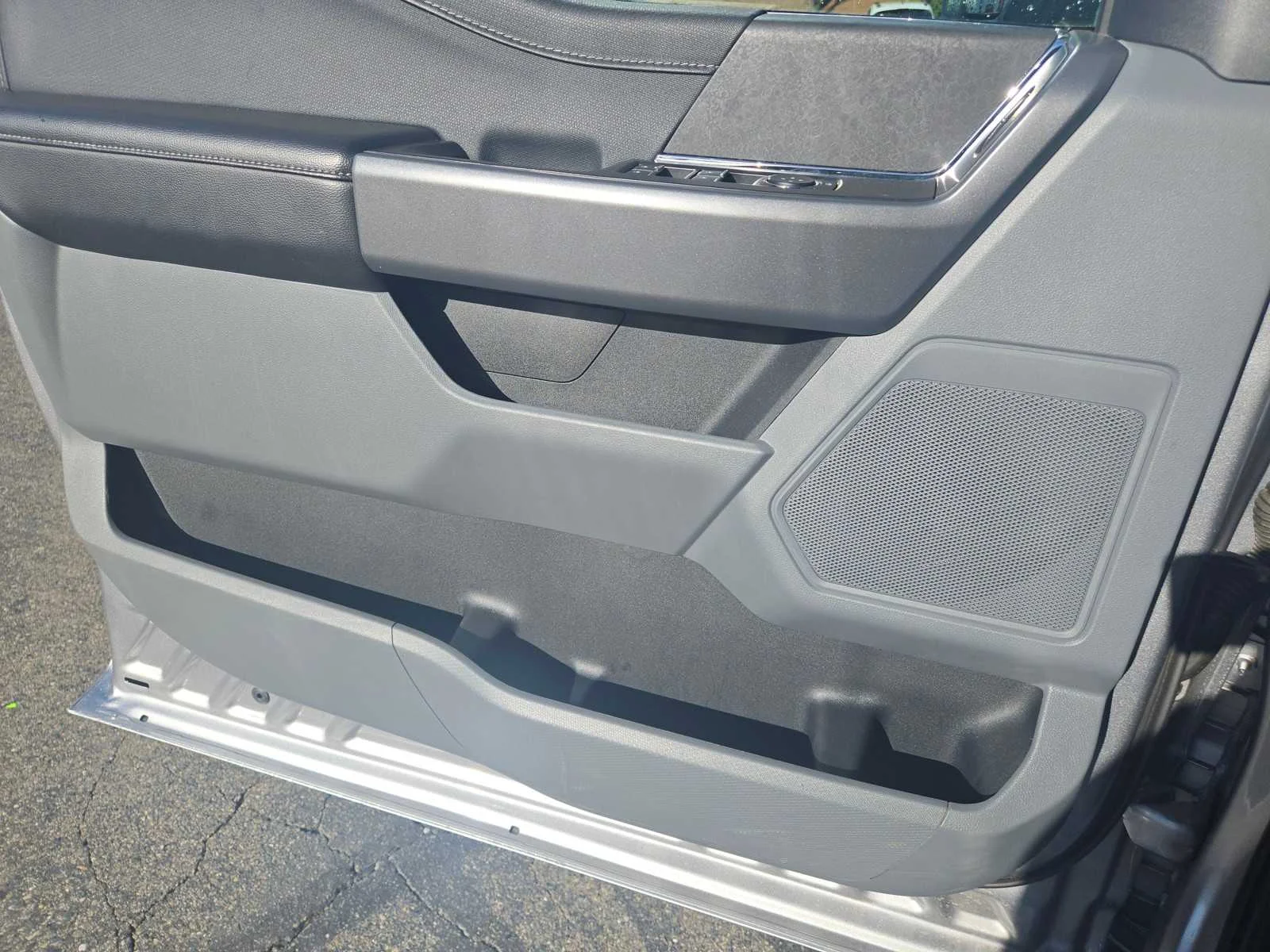 Used 2025  Ford XLT image 25
