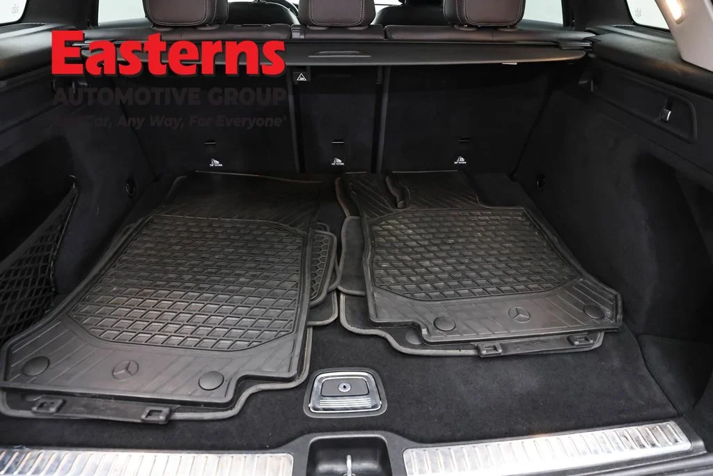 Used 2021 Black Mercedes-Benz GLC 300 image 9