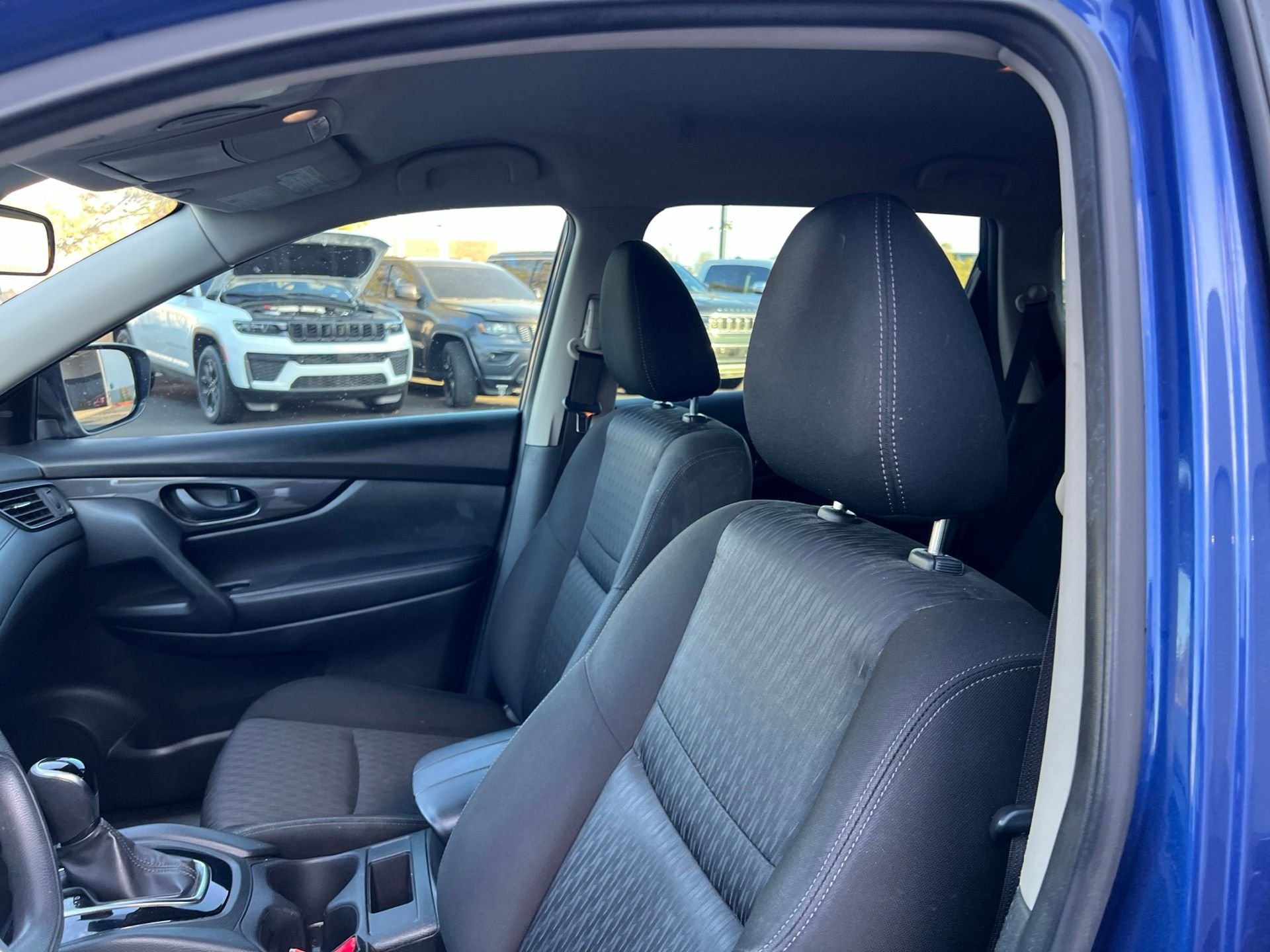 Used 2020 Blue Nissan S image 27