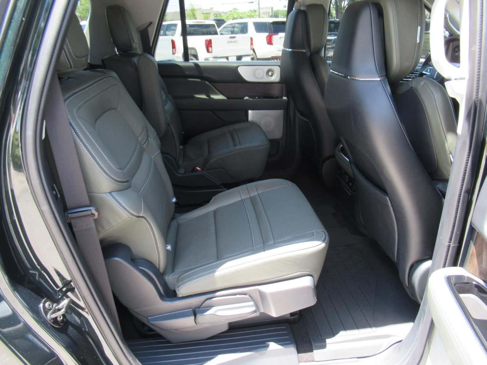 Used 2023 Green Lincoln Black Label image 39