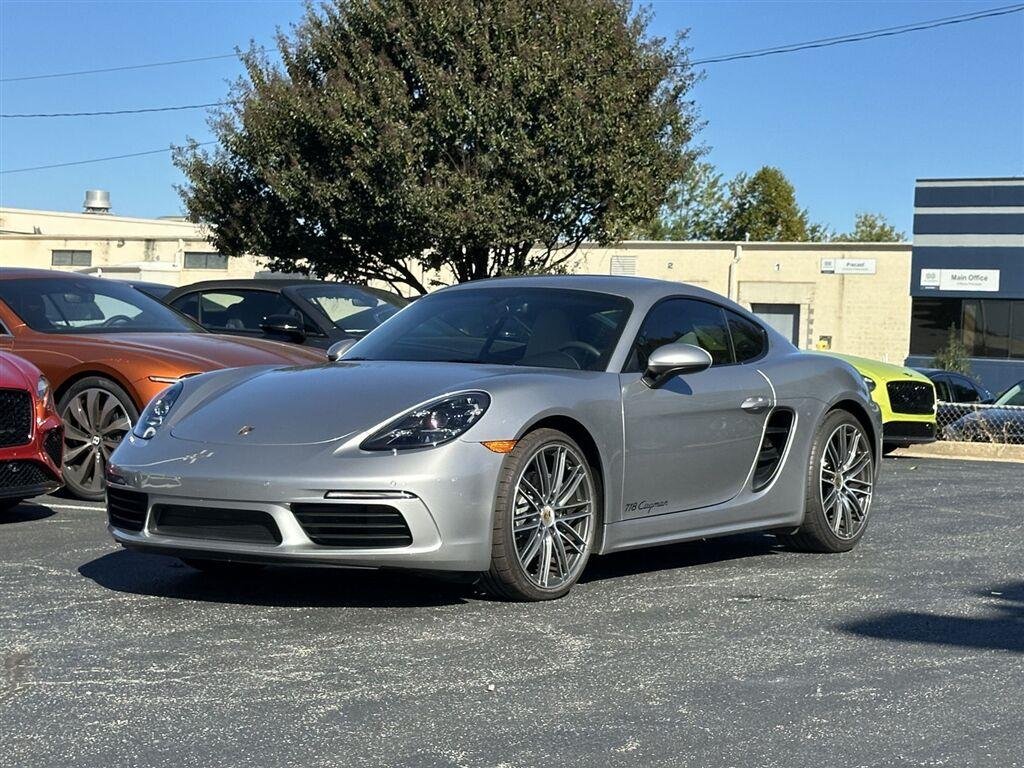 Used 2024  Porsche Style Edition image 1