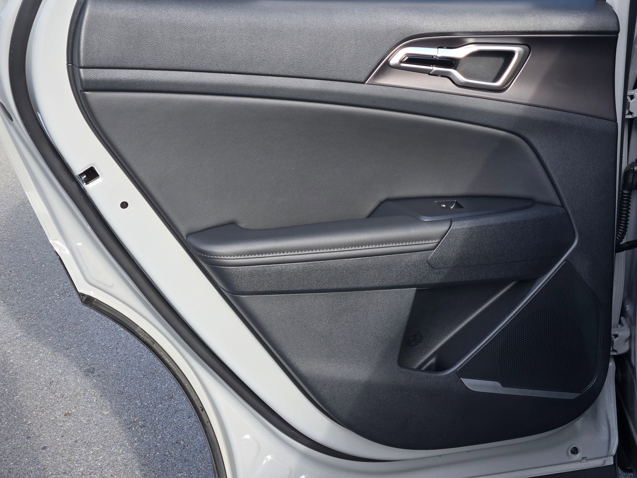 New 2026 Wolf Gray Kia EX image 33