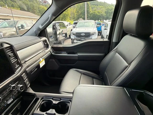 New 2026 Agate Black Metallic Ford F-250® Lariat® image 35