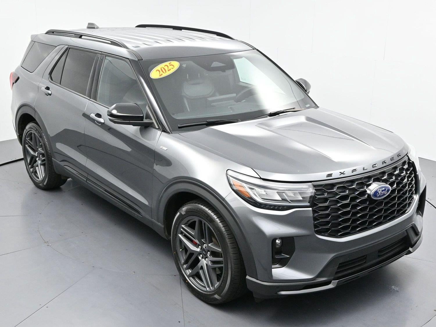 Used 2025 Carbonized Gray Ford ST-Line image 42