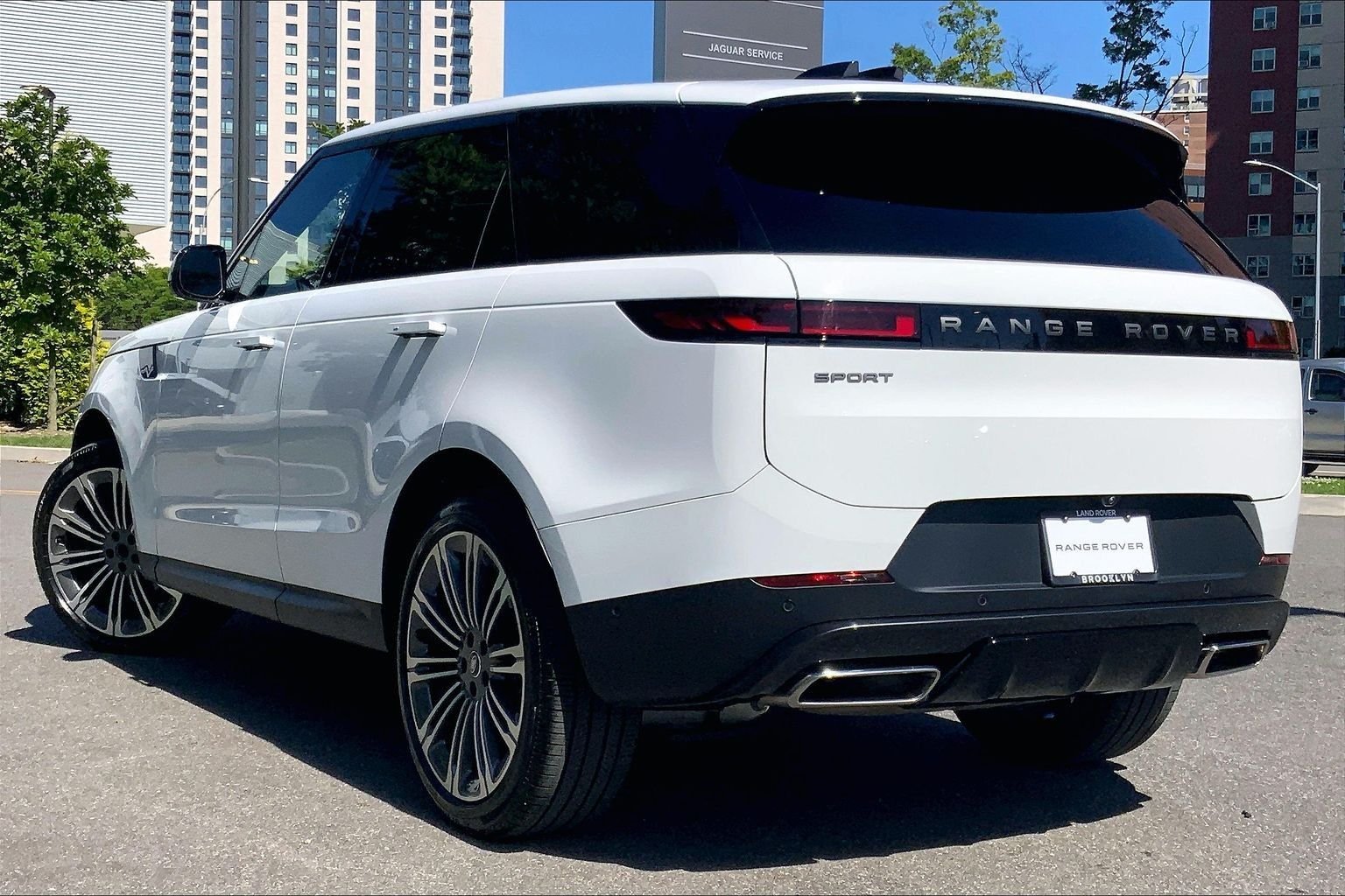 Certified Used 2025 Fuji White Land Rover SE image 11