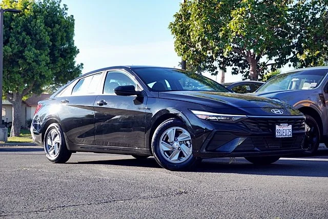 2024 Hyundai Elantra SE