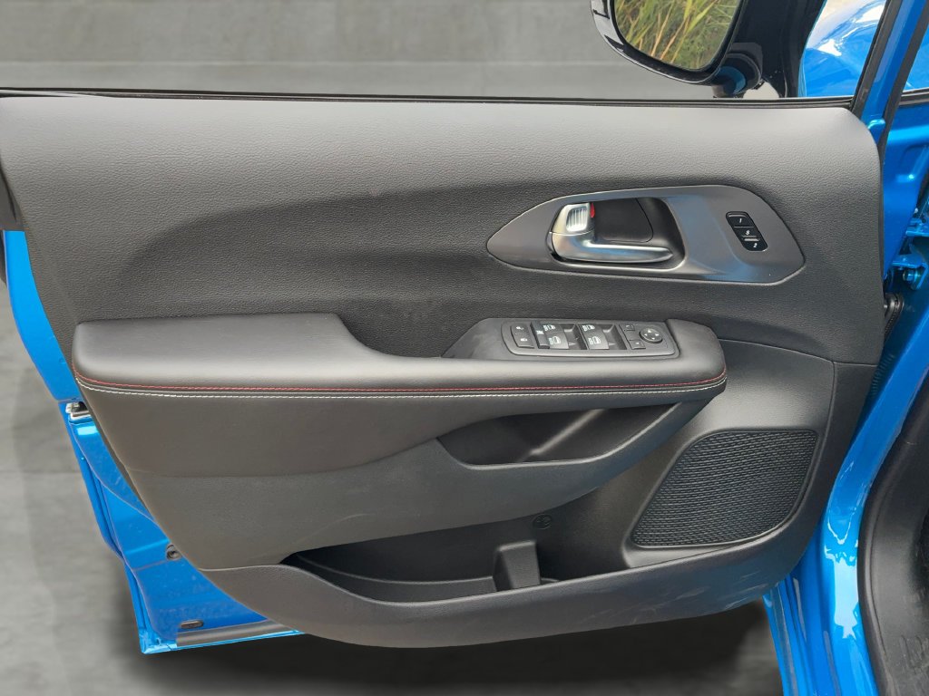 New 2027 Hydro Blue Pearl-Coat Exterior Paint Chrysler Select image 11