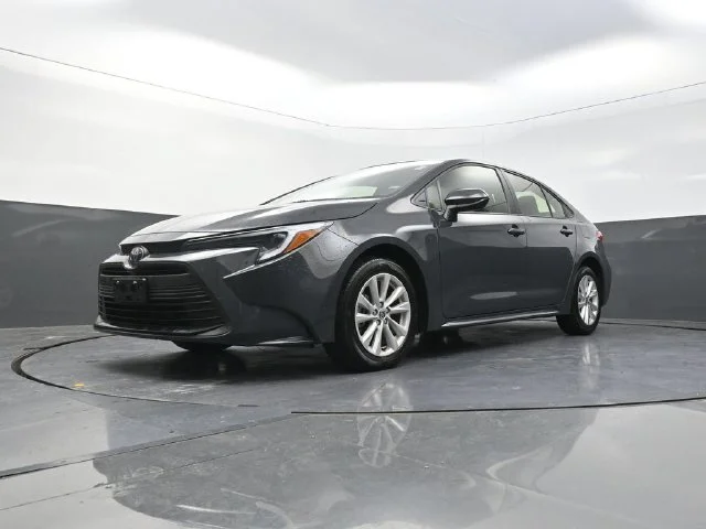 Used 2026  Toyota LE image 33