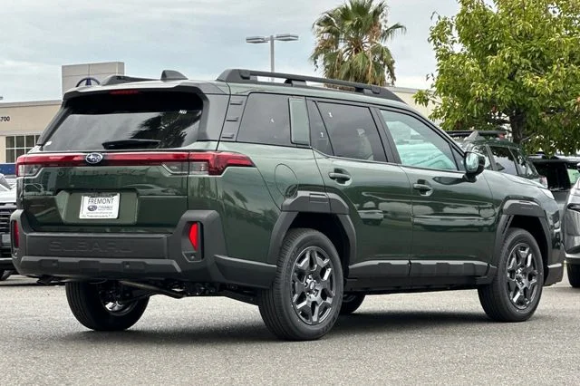 New 2026 DEEP EMERALD GREEN PEARL Subaru Premium image 4