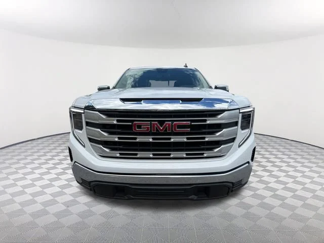 Used 2025 Summit White GMC SLE image 2