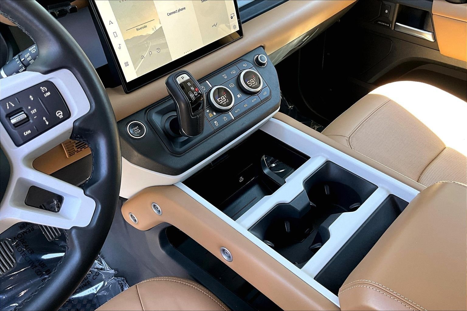 Used 2025  Land Rover S image 16