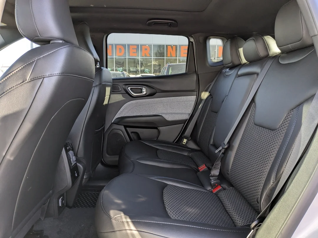 New 2026 Silver Jeep North - - 4x4 - Panoramic Sunroof - Alpine Audio - Adaptive Cruise - Power Liftgate & More! image 28