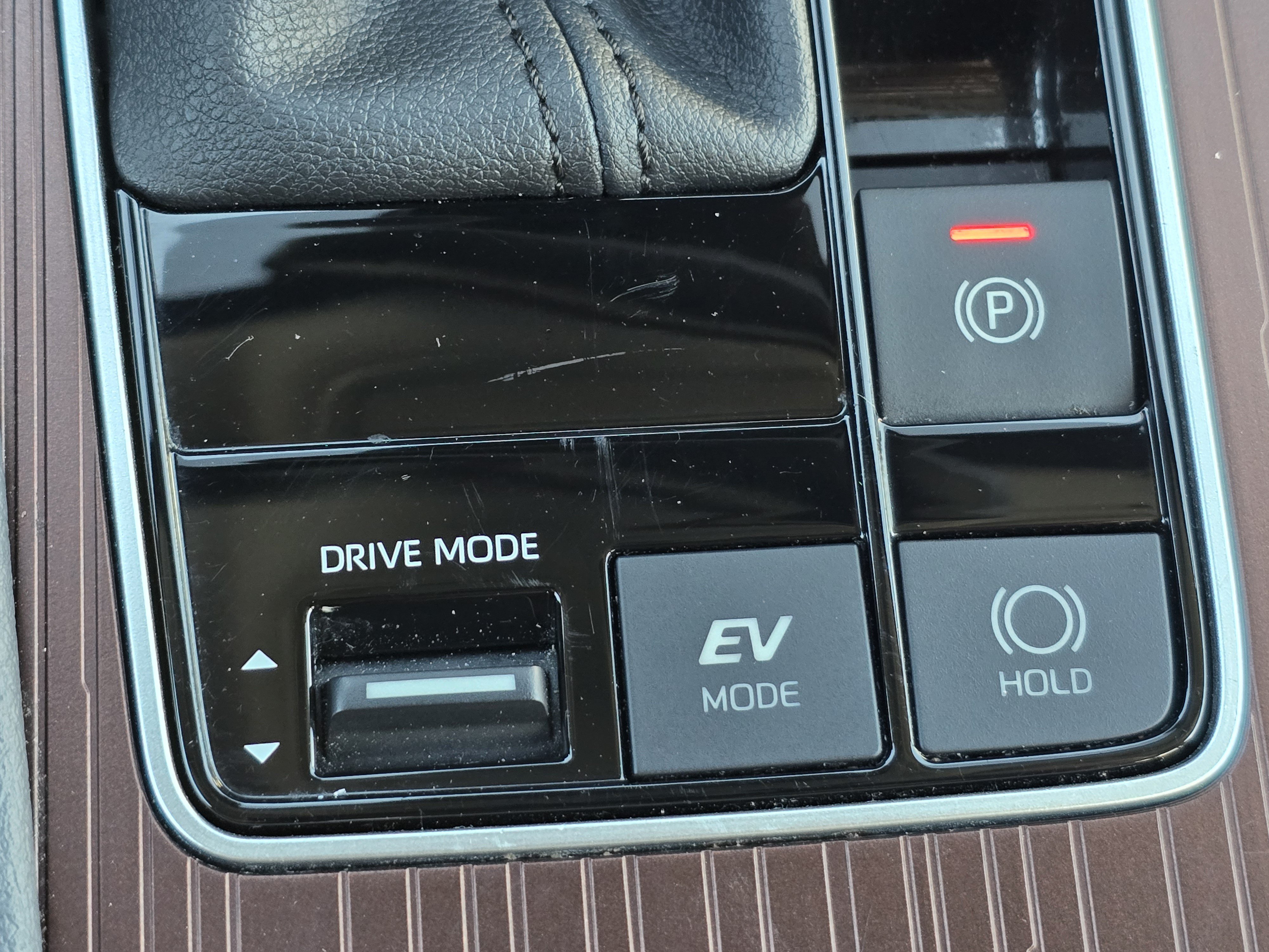Used 2024 Pearl Toyota XLE image 13