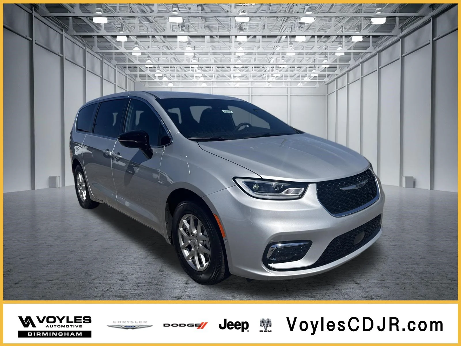 2026 Chrysler Pacifica Select's photo