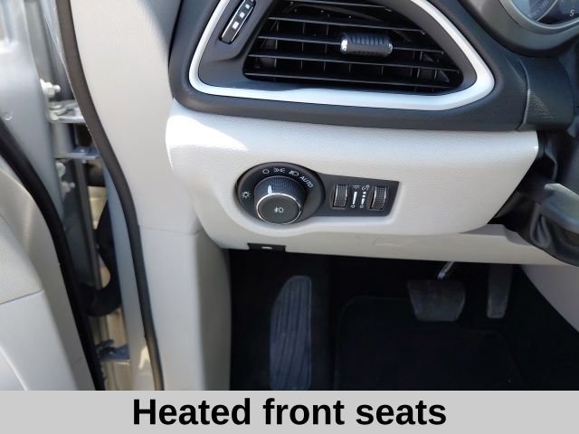Used 2024 Silver Mist Clearcoat Chrysler Touring L image 14