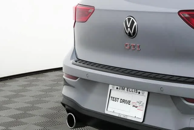 New 2026 Moonstone Gray Volkswagen SE image 35