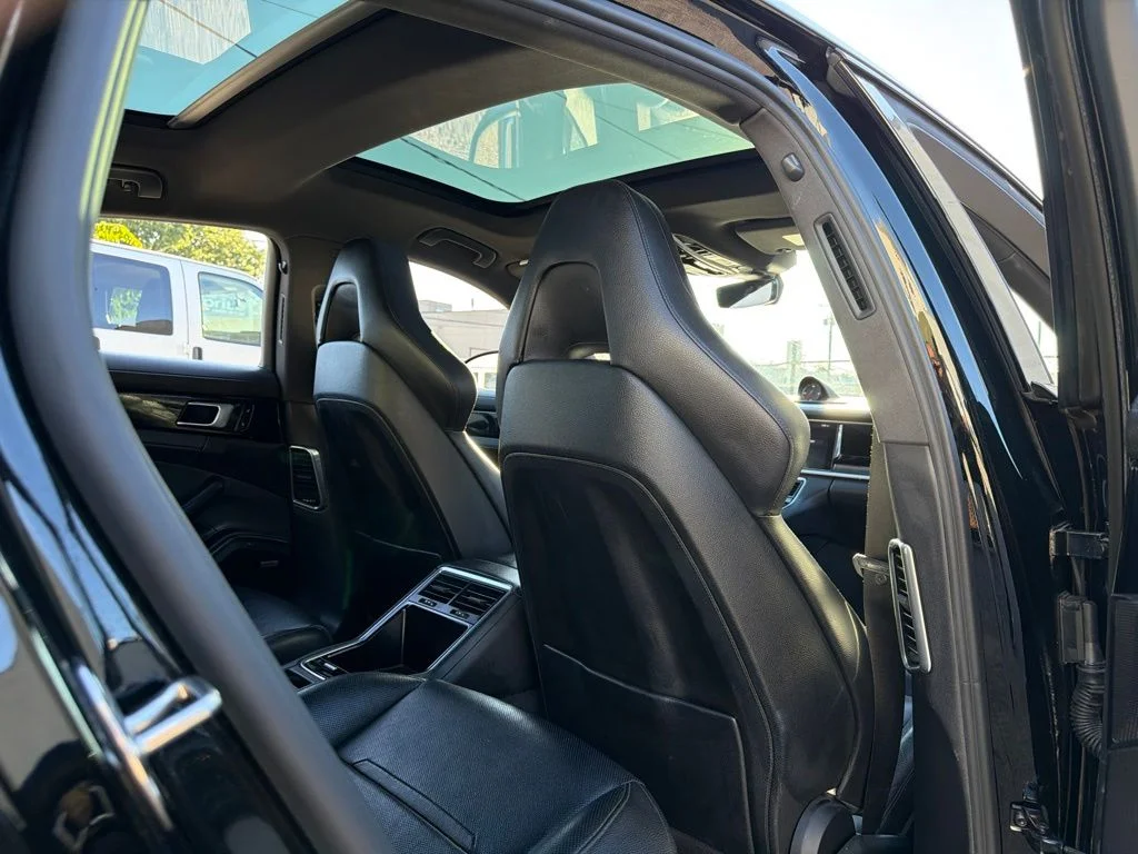Used 2018 Black Porsche Base image 19