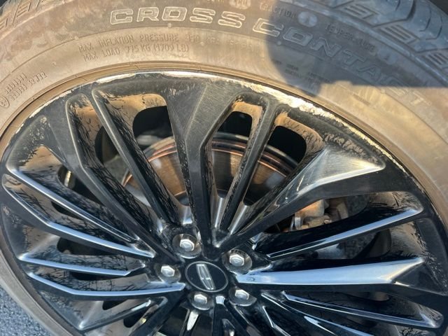 Used 2023 Silver Lincoln Standard image 4
