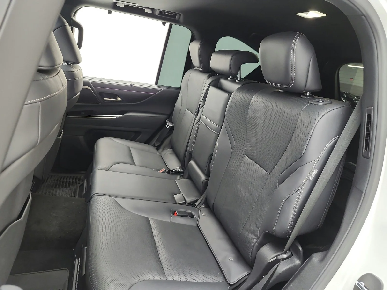 Used 2026 Eminent White Pearl Lexus LX 700h Luxury image 16