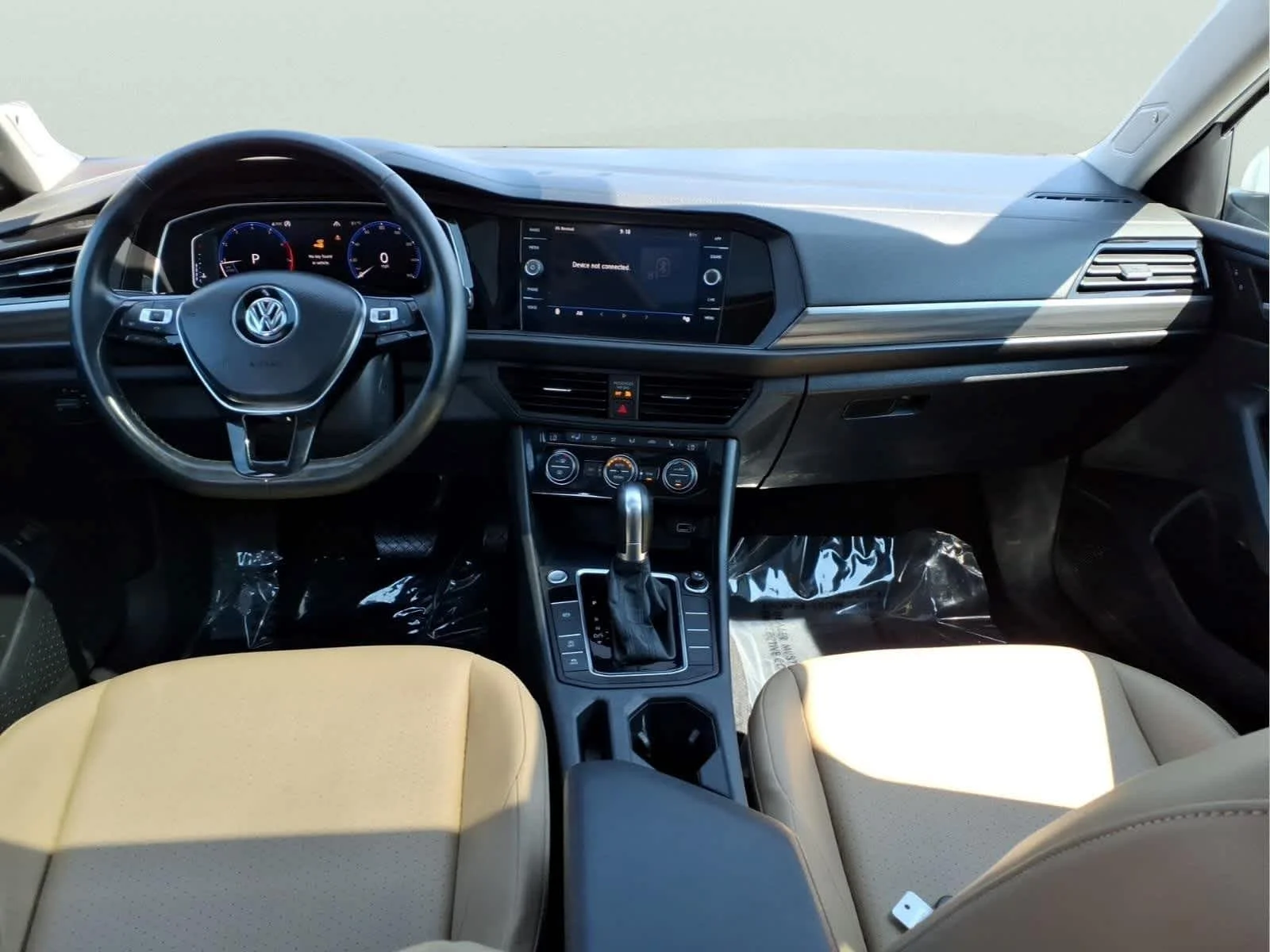 Used 2019 Pure White Volkswagen SEL image 18