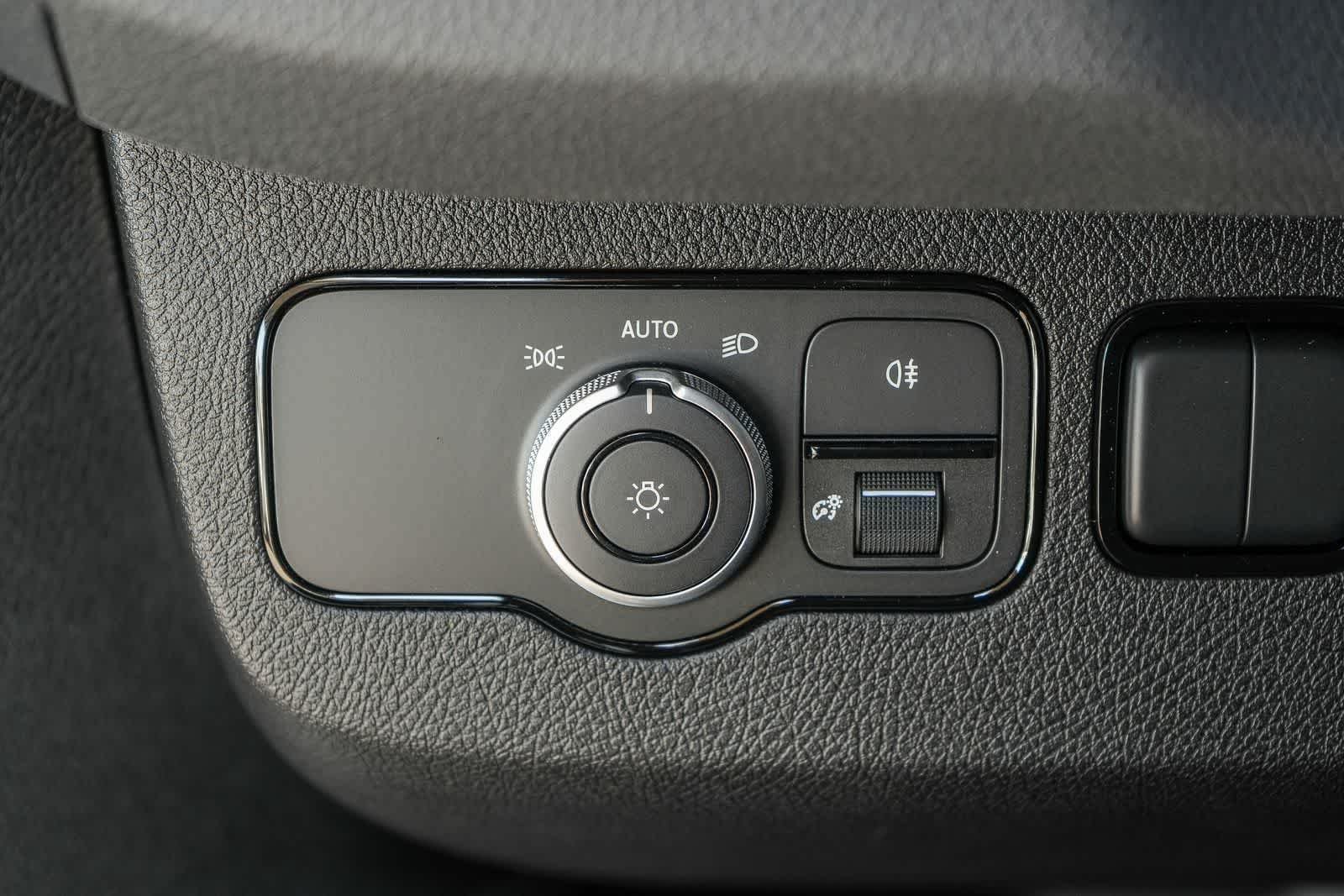 New 2026 Arctic White Mercedes-Benz Cargo 144WB Std Roof RWD 2.0L I4 Diesel Turbo SO image 25