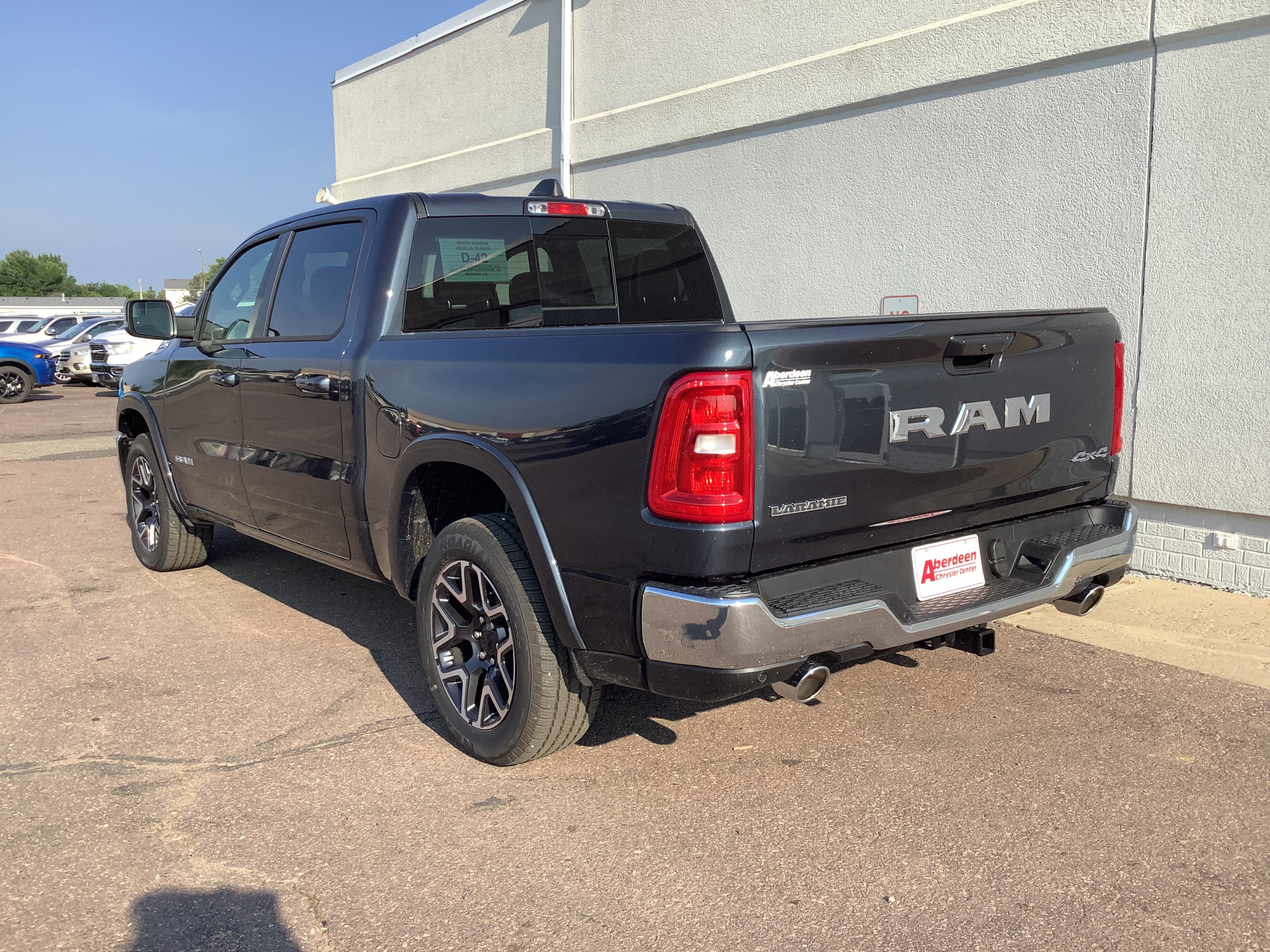 New 2026 Granite Crystal Metallic Clear-Coat Exterior Paint RAM Laramie image 7