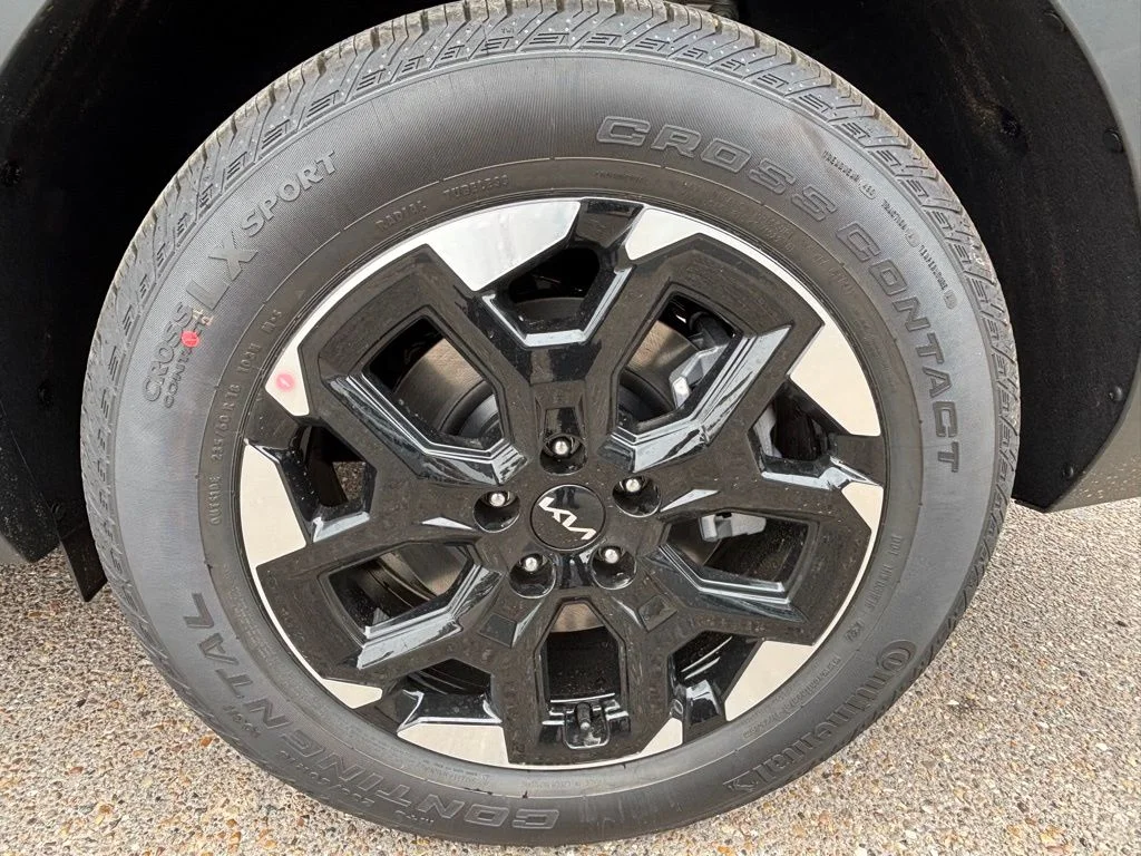 2025 Kia Sorento S - Photo 23