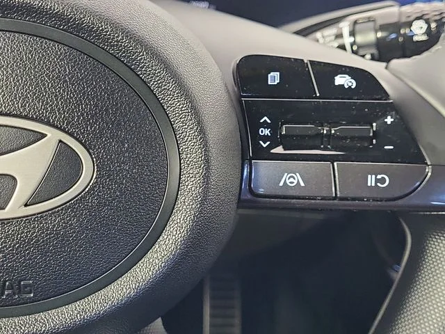 2025 Hyundai Elantra Blue - Photo 17