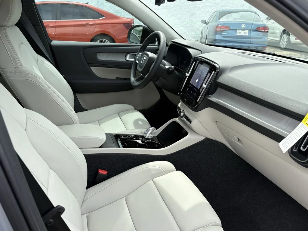 New 2026 Vapour Grey Volvo Plus image 28