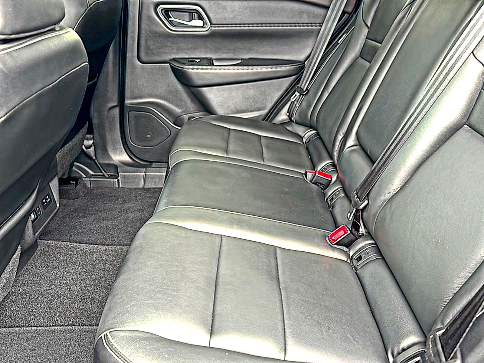 Used 2021 Gun Metallic Nissan SL FWD image 19