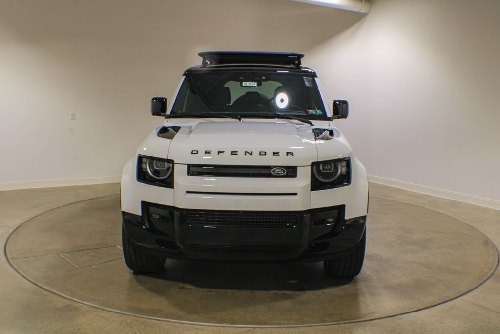 New 2026 Fuji White Land Rover X-Dynamic SE image 9