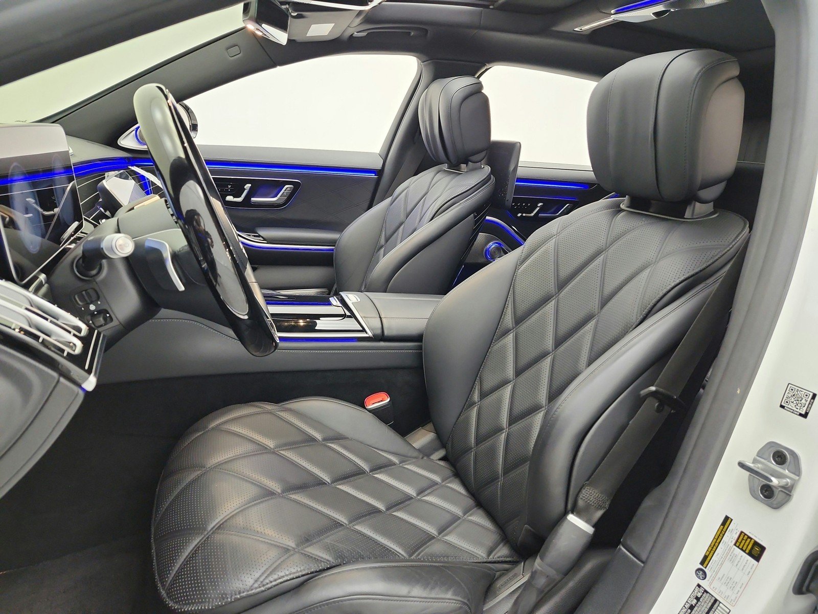 Certified Used 2022 MANUFAKTUR Diamond White Mercedes-Benz Maybach S 580 4MATIC® Sedan image 15