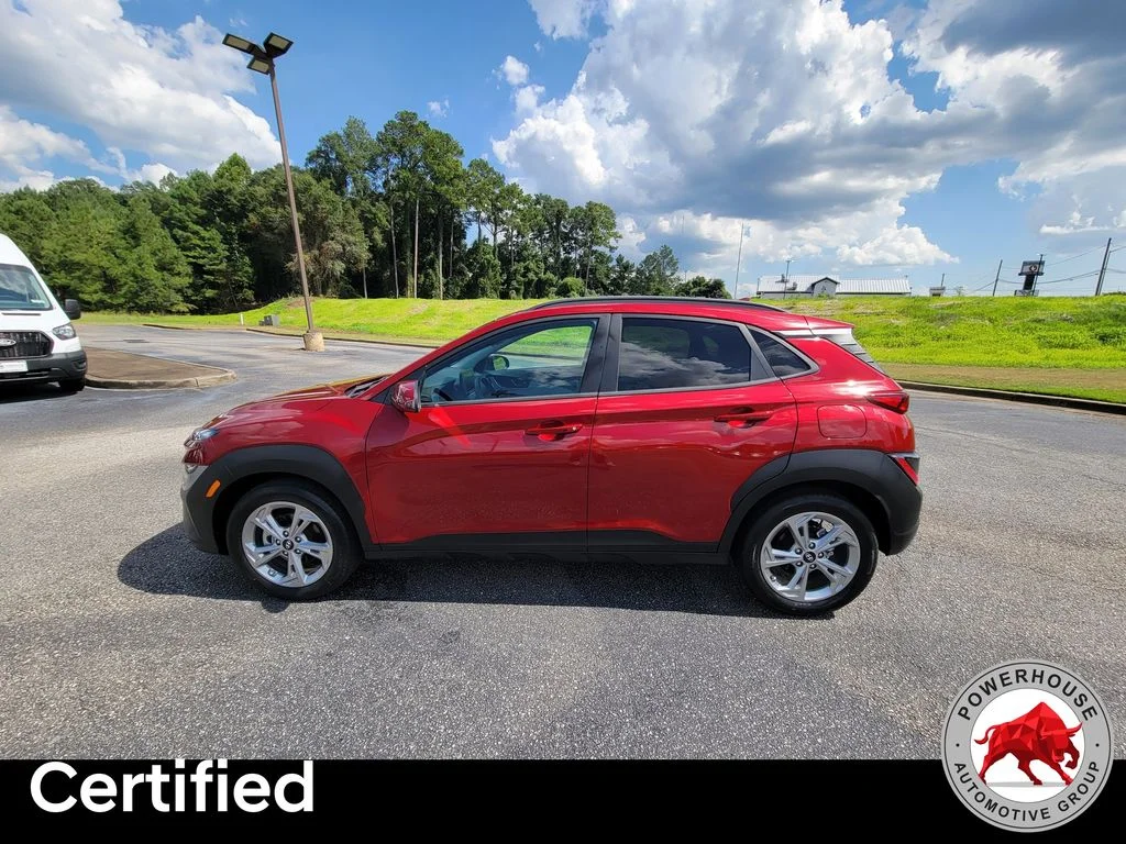 Used 2023 Red Hyundai SEL image 2