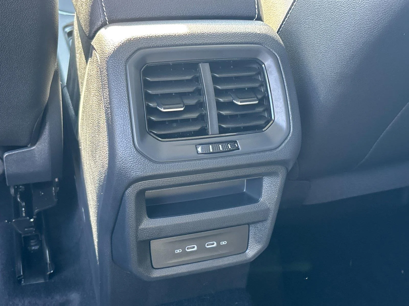 New 2027 Monument Gray Volkswagen SE image 32