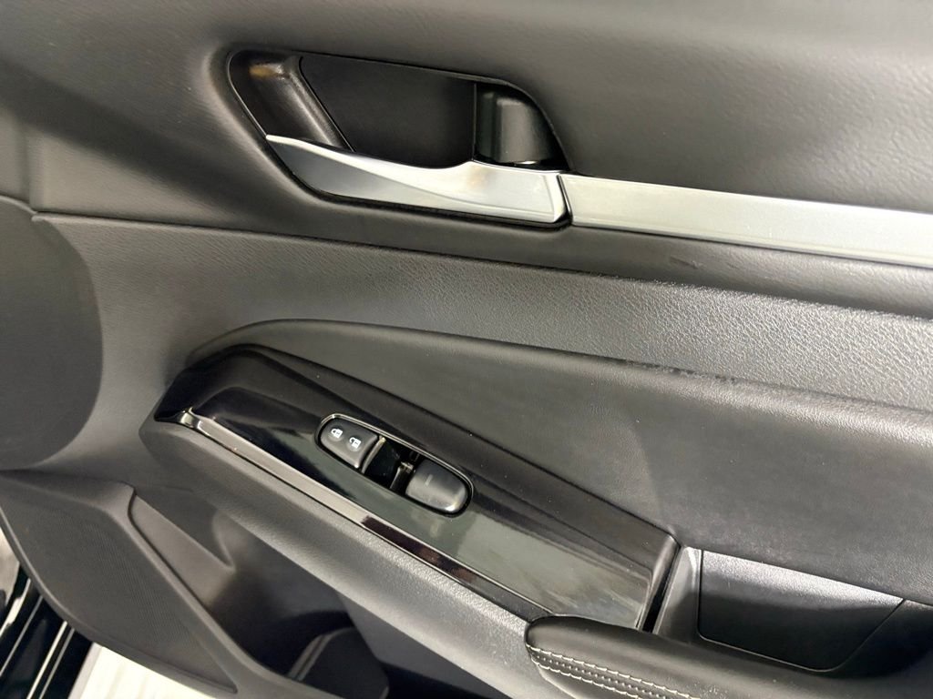 Used 2023 Black Nissan 2.5 SV image 13