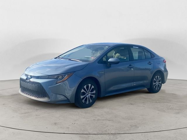 Used 2021  Toyota LE image 1