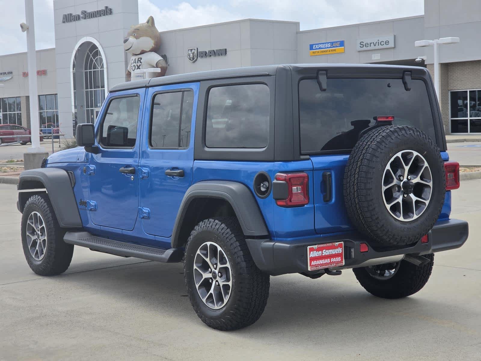 New 2026 Hydro Blue Pearl-Coat Exterior Paint Jeep Sport S image 3
