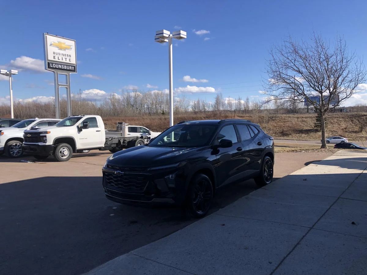 New 2026 Black Chevrolet FWD 4dr ACTIV image 4
