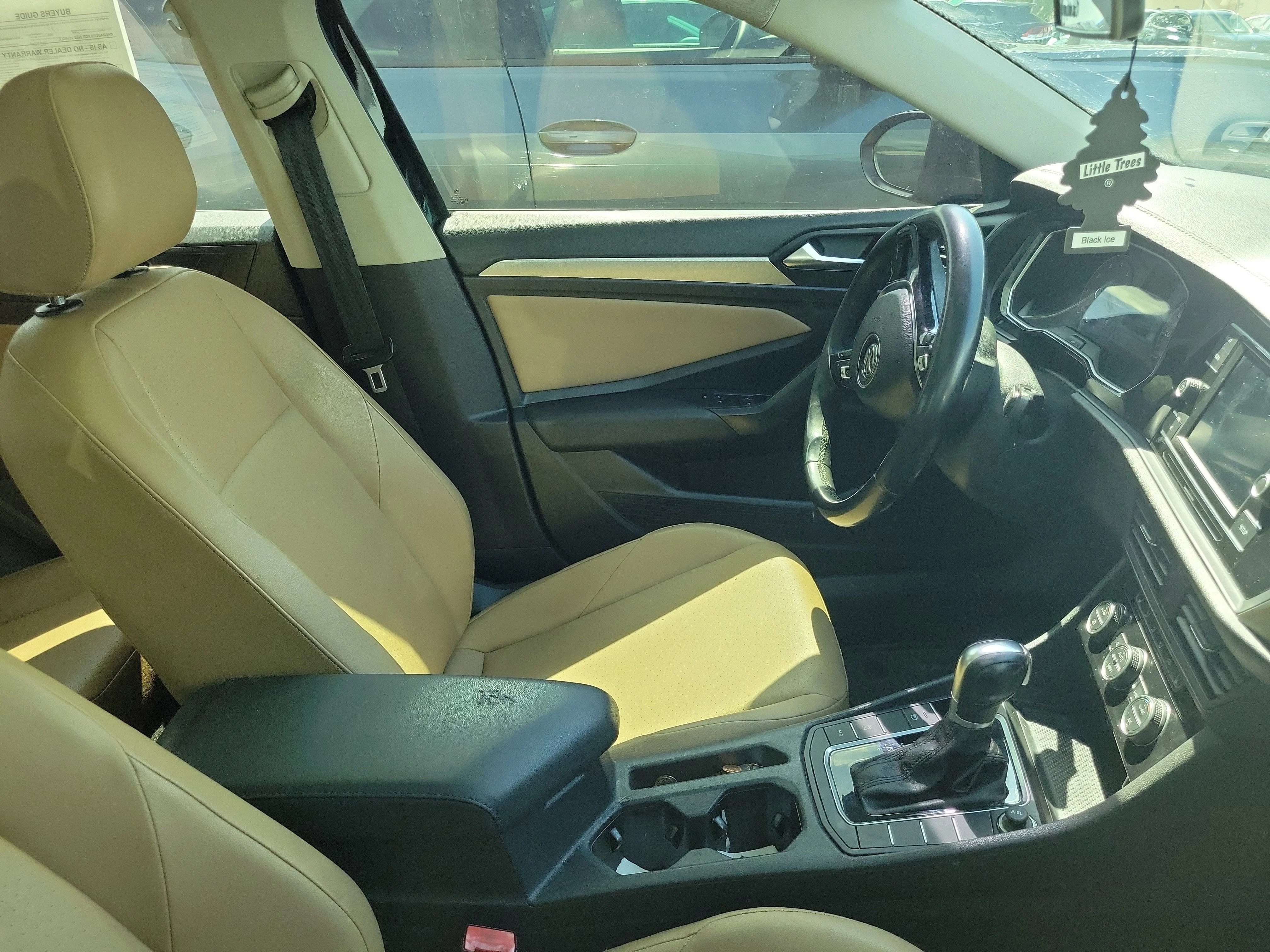 Used 2019 Black Uni Volkswagen 1.4T SE image 3