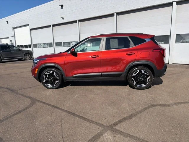 Used 2025 Orange Kia SX image 17