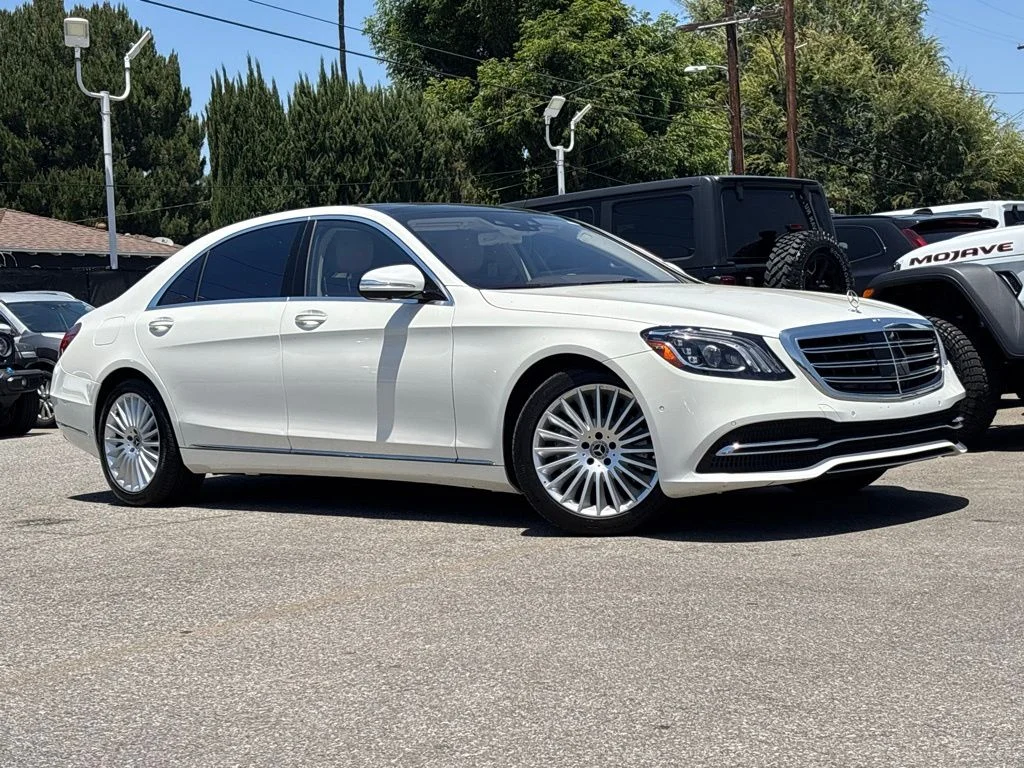 Used 2020 designo Diamond White Metallic Mercedes-Benz S 560 image 1