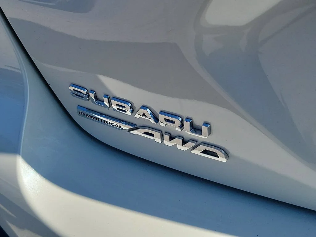 Used 2024 Crystal White Pearl Subaru Limited image 6
