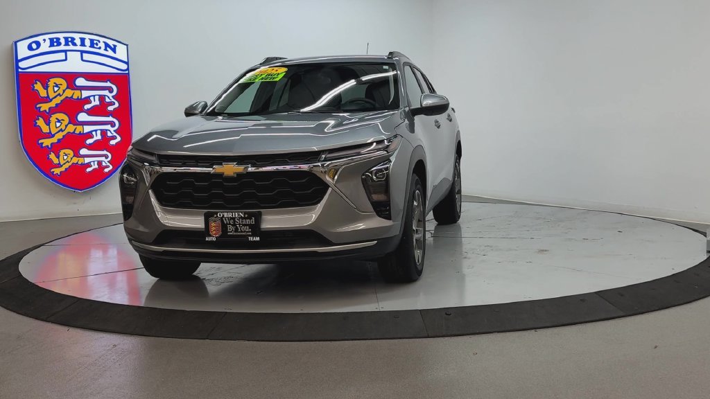 Used 2025 Sterling Gray Metallic Chevrolet LT image 9