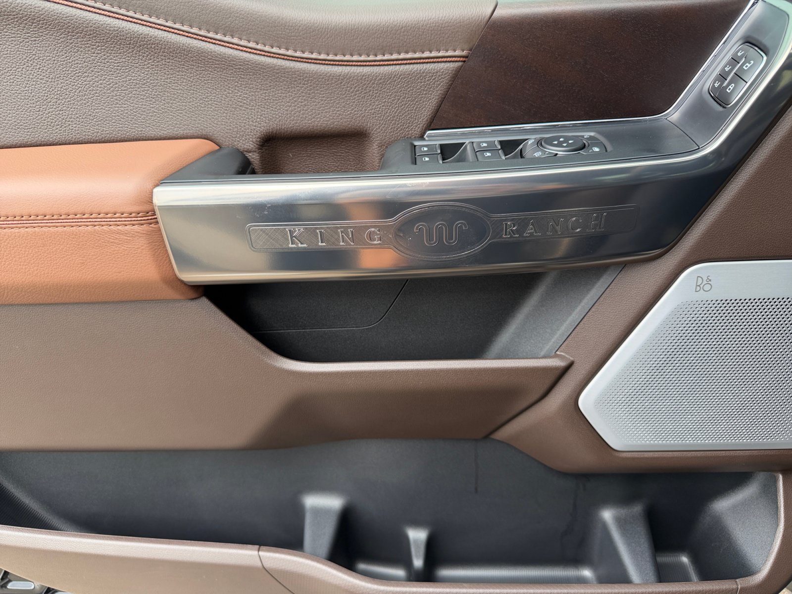 New 2026 Agate Black Metallic Ford King Ranch image 17