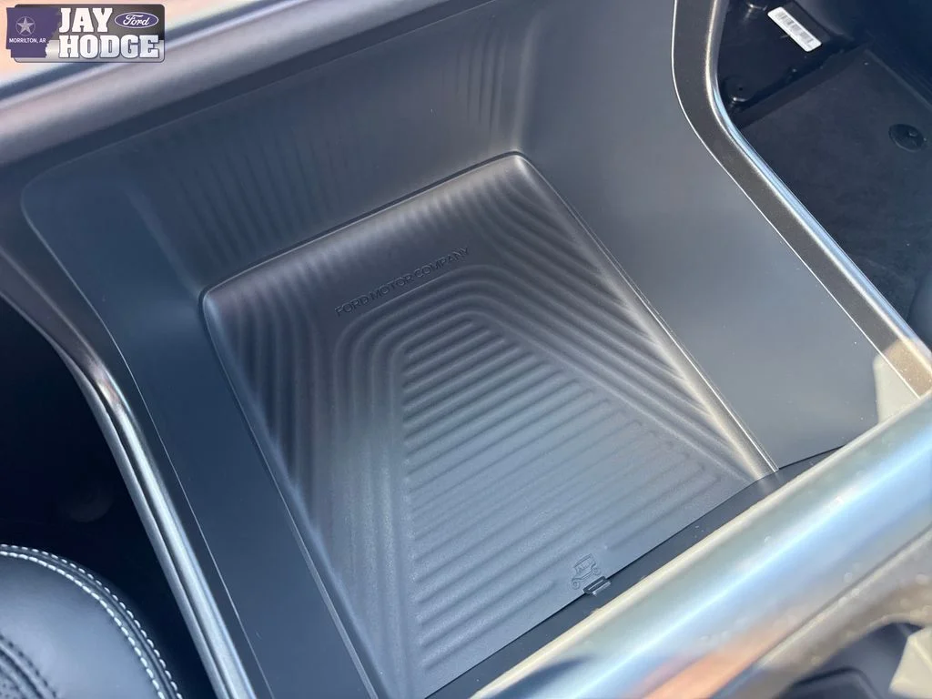 New 2027 Star White Metallic Tri-Coat Ford MAX Platinum image 35